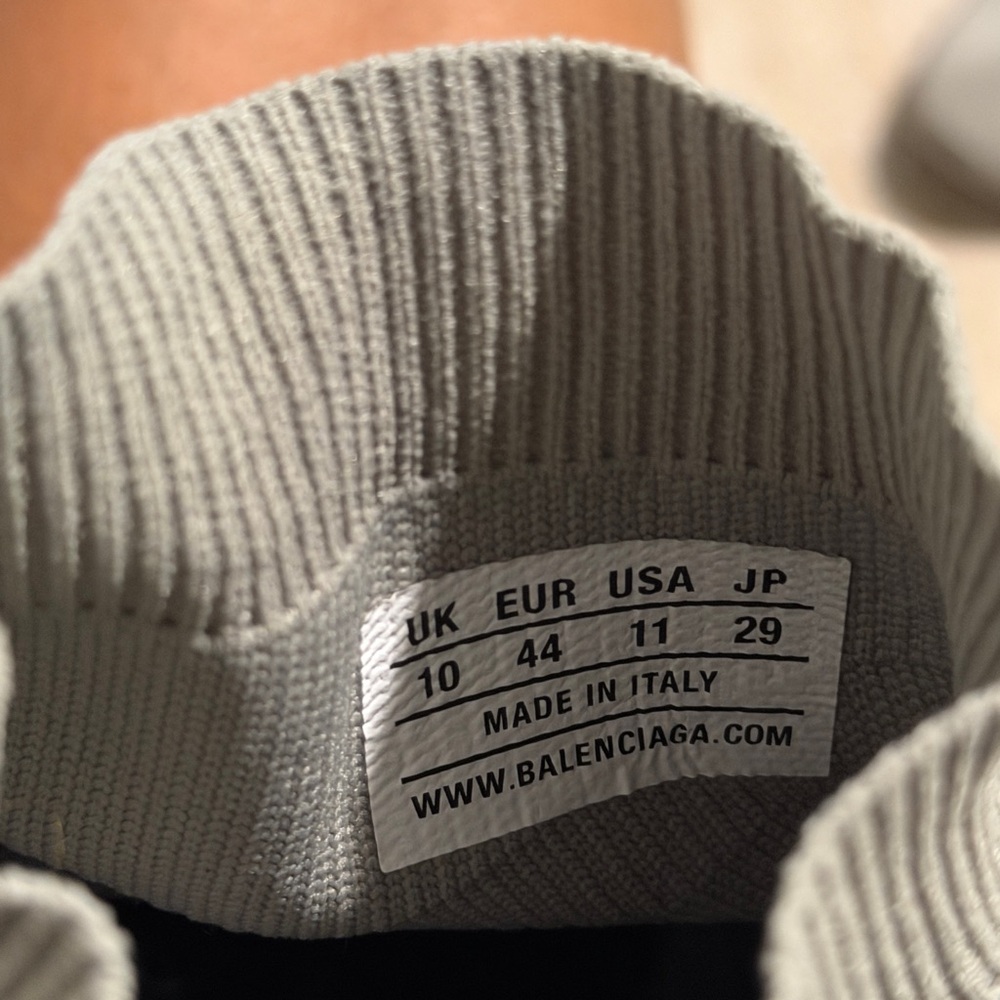 Balenciaga Light Grey Sneaker with Logo - Picture 4 of 5